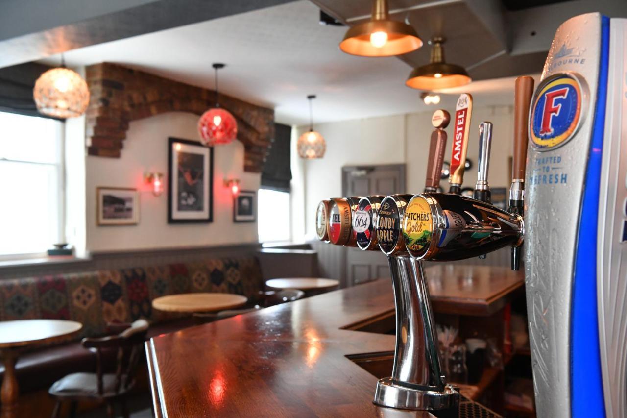 The Seale Arms Hotel Дартмут Екстериор снимка